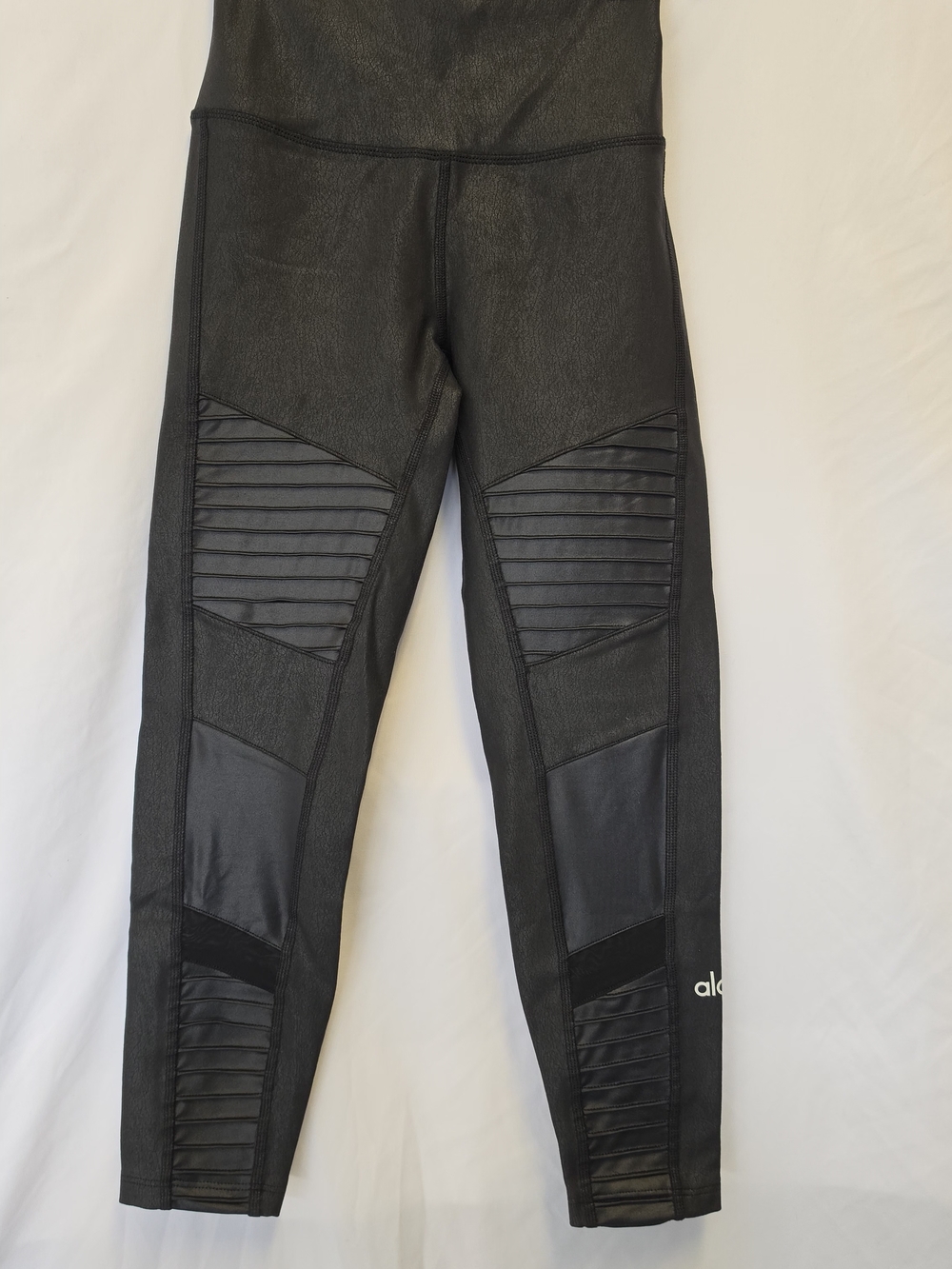 ALO Yoga Black Logo-Print Active Top